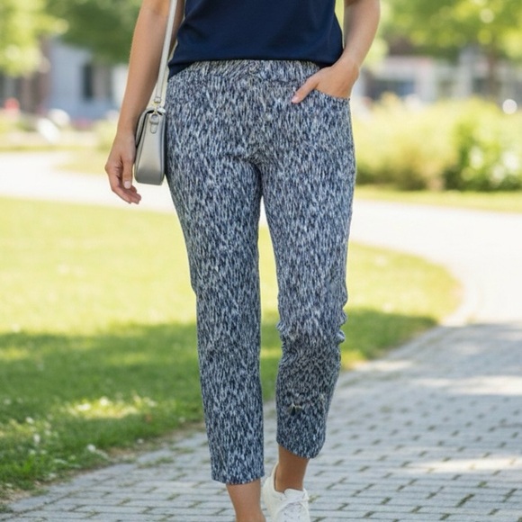 Soft Surroundings Pants - Soft Surroundings women’s Blue White Ankle Cropped size 8 petite cotton spandex